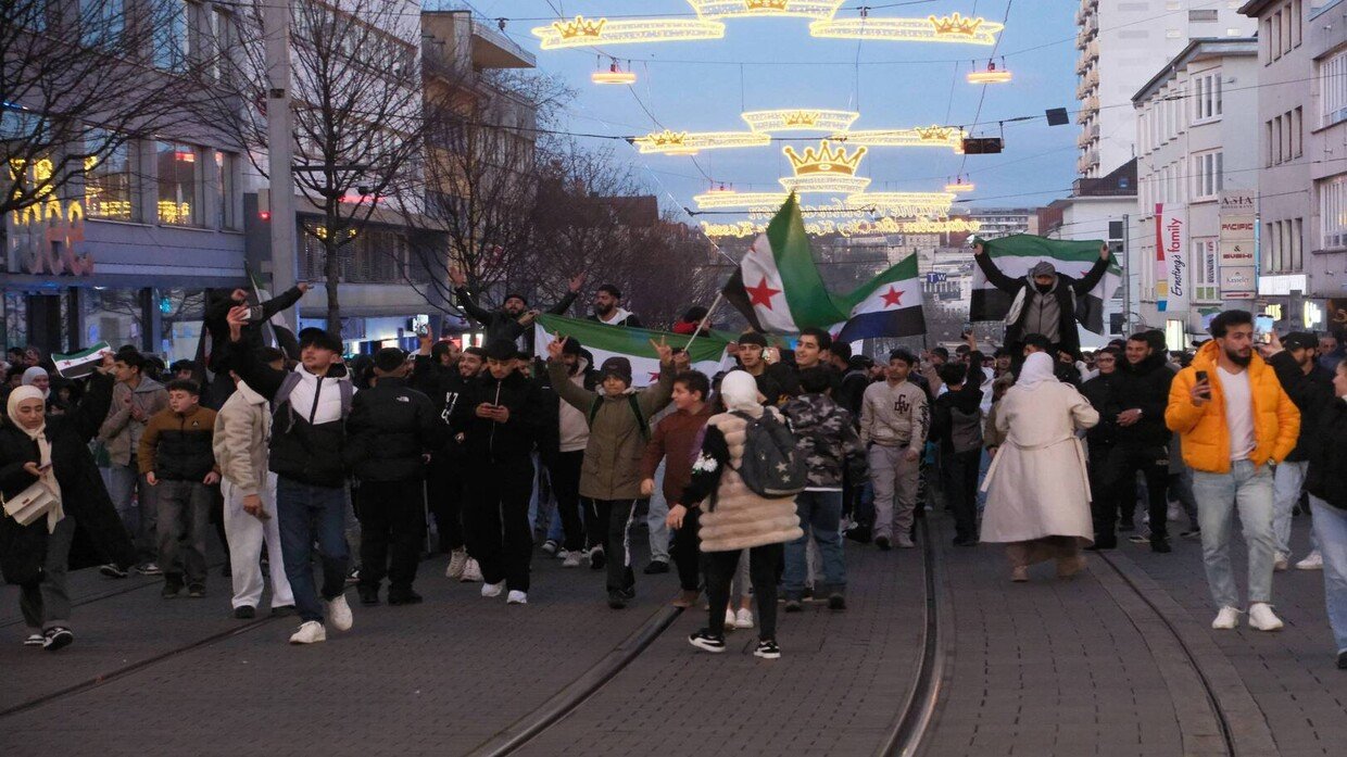 ألمانيا توقف البت في طلبات اللجوء المقدمة من السوريين