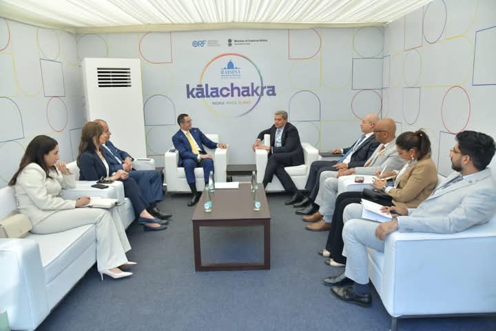وزير الاستثمار يلتقى الرئيس التنفيذي لهيئة موانئ دبي العالمية