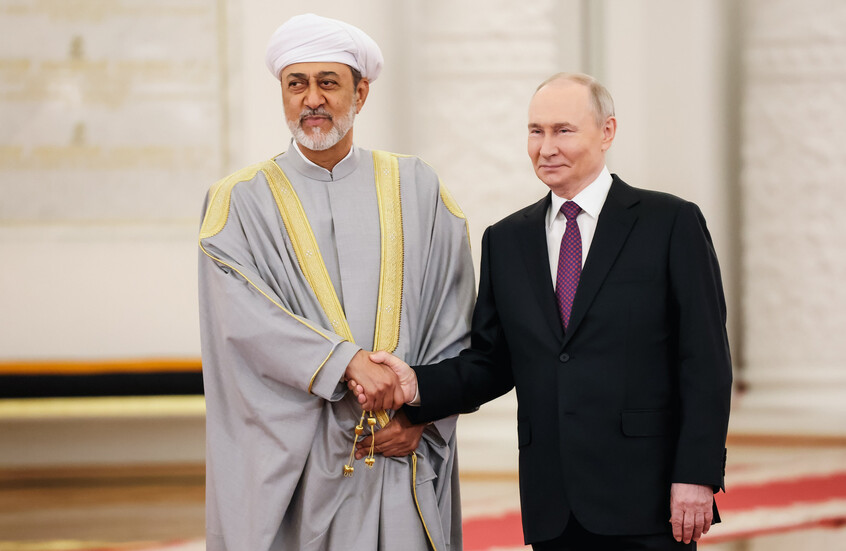 سلطان عمان يؤكد حرص بلاده على تطوير علاقات مميزة ومفيدة مع روسيا