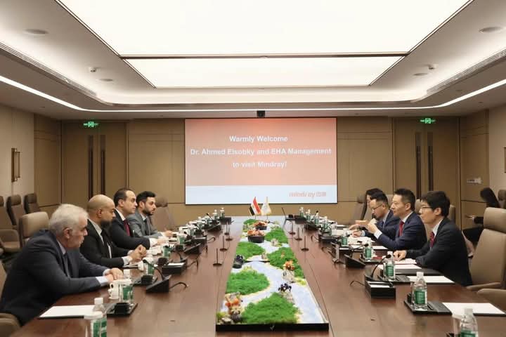 رئيس هيئة الرعاية الصحية يبحث مع "مندراي" سبل التعاون لتوطين التكنولوجيا الطبية الحديثة
