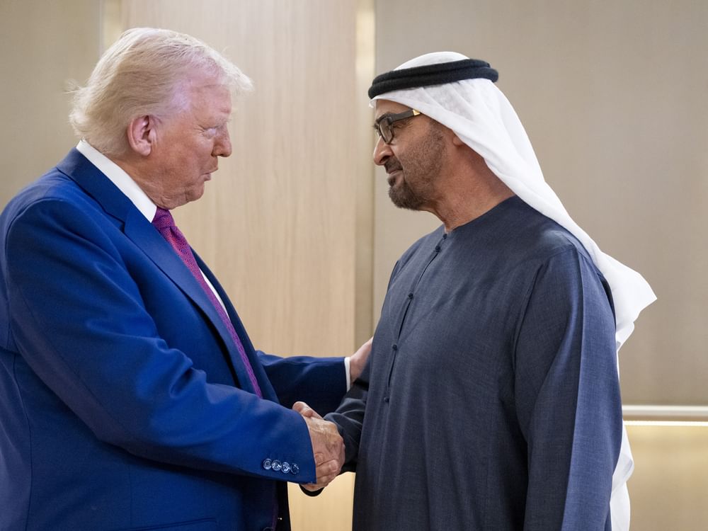 مراسم استقبال رسمية في قصر الوطن..رئيس الدولة يستقبل الرئيس الأميركي