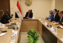 وزير الكهرباء.. يبحث مع وفد مؤسسة التمويل الدولية "iFC " سبل دعم وتعزيز التعاون المشترك 