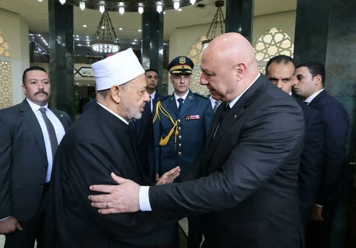الرئيس اللبناني.. يدعو شيخ الأزهر لزيارة لبنان وإعادة افتتاح المعهد الأزهري في بيروت