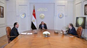 الرئيس السيسي.. يوجه بضرورة توفير الظروف الملائمة لجذب مزيد من الإستثمارات الأجنبية وتمكين القطاع الخاص