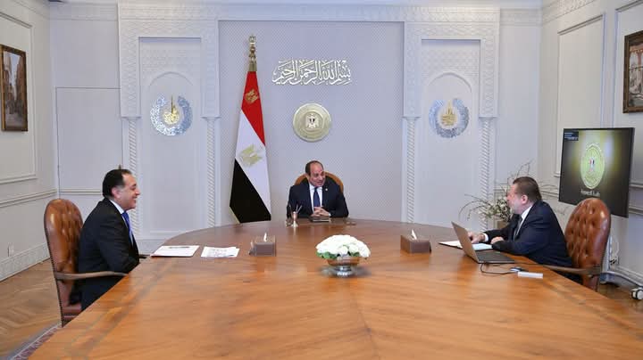 الرئيس السيسي.. يوجه بضرورة توفير الظروف الملائمة لجذب مزيد من الإستثمارات الأجنبية وتمكين القطاع الخاص