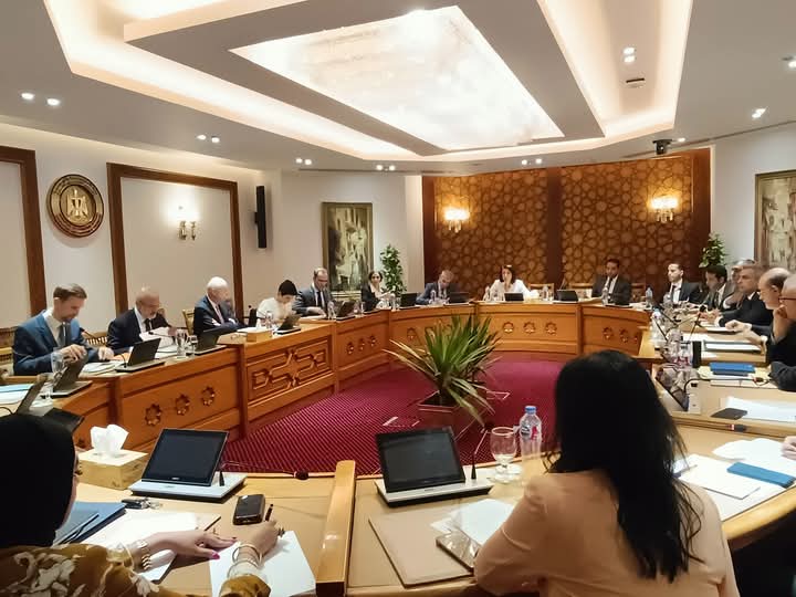 مساعد وزير الخارجية للشئون الأوروبية يجرى مشاورات مع ممثلي وزارتي الخارجية والداخلية الفرنسية