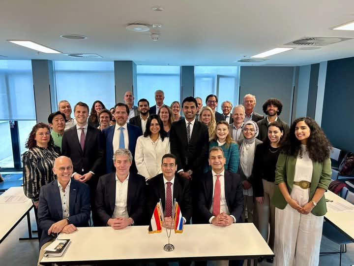 الهيئة العامة للاستثمار.. تبحث مستقبل الاستثمارات الهولندية في إعادة تدوير المخلفات