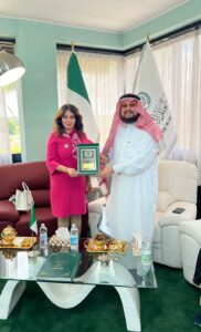 رابطة العالم الإسلامي تكرم رانيا يحيى مديرة أكاديمية الفنون بروما