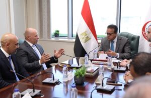 وزير الصحة يستقبل مدير شركة جنرال إليكتريك هيلث كير لبحث توطين أجهزة السونار في مصر
