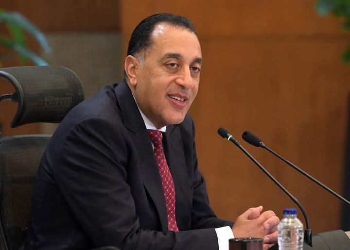 رئيس الوزراء يُهنىء نظيره السوداني بتوليه منصبه الجديد