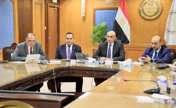 وزير التعليم يتابع امتحانات الثانوية العامة من خلال غرفة العمليات المركزية بالوزارة
