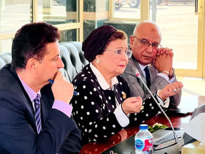 الولادة القيصرية الغير مبررة مخاطرها الصحية سلبية على الأمهات والأطفال منها الوفيات والتوحد