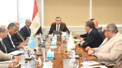 وزير الإسكان يتابع موقف محطات تحلية مياه البحر بالساحل الشمالي 