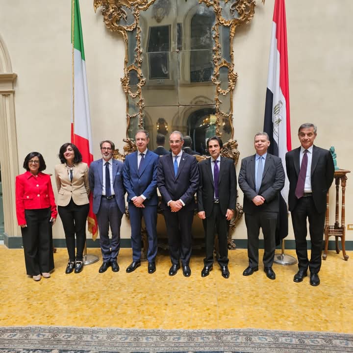 وزير الاتصالات يعقد لقاءات مع مسئولى شركات ومؤسسات إيطالية
