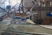 آثار الدمار الذي خلّفه قصف إسرائيلي على مستشفى الفارابي في مدينة كرمانشاه غرب إيران