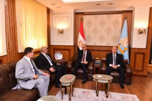 وزير العمل يلتقى محافظ كفر الشيخ لبحث تفعيل سُـبل التعاون

