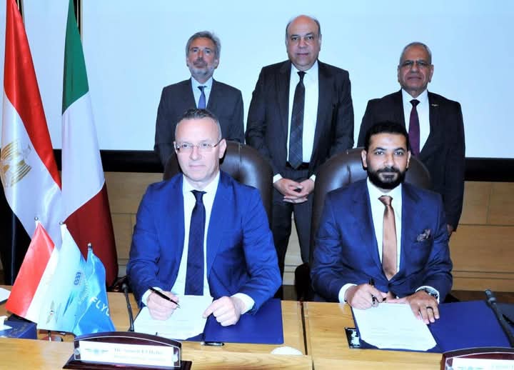 وزير الطيران والسفير الإيطالي يشهدان توقيع بروتوكول تعاون استراتيجي