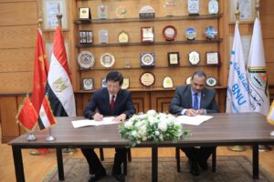 رئيسا جامعتي بنها الحكومية والأهلية يستقبلان وفدًا من جامعة ووهان للتكنولوجيا الصينية

