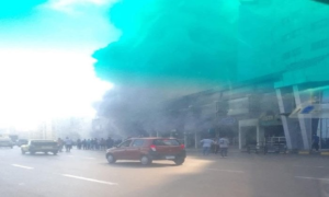 حريق هائل يلتهم محال تجارية أسفل فندق المحروسة بكورنيش الإسكندرية
