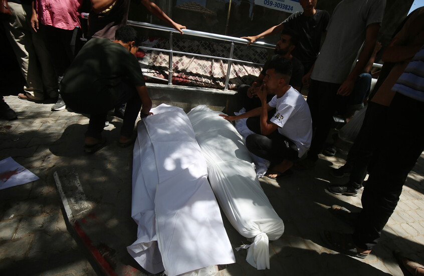 مجزرة جديدة بقصف مسيرة إسرائيلية خيمة تؤوي نازحين في جنوب غزة