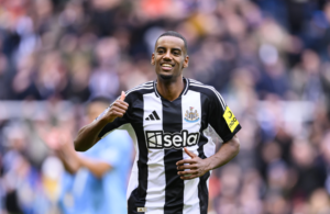 ليفربول أم الهلال؟.. النادي الأقرب لضم إيساك بعد طلب اللاعب الرحيل عن نيوكاسل