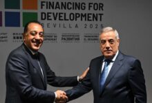 رئيس الوزراء ونظيره الجزائري يبحثان حجم التبادل التجاري بين البلدين