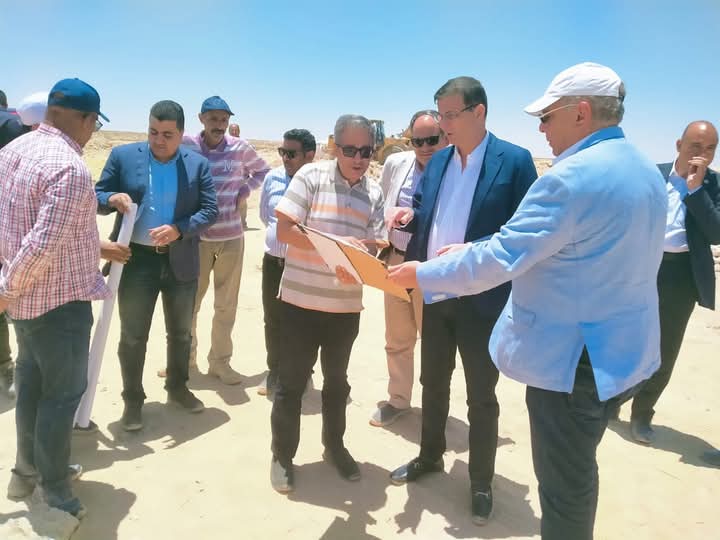 وزير الزراعة يتفقد أعمال حصر وتصنيف الأراضي الصحراوية بمنطقة "العميد" بمحور وادي النطرون العلمين