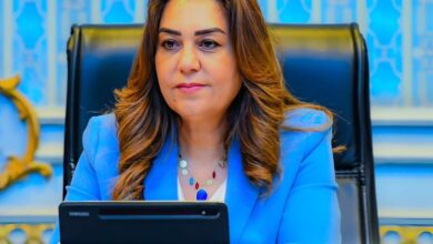 وزيرة التنمية المحلية تستعرض تقريرًا عن إنجازات برنامج "مشروعك" 