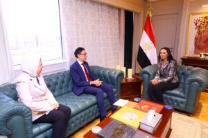 وزيرة التضامن الاجتماعي تلتقي رئيس بعثة اللجنة الدولية للصليب الأحمر

