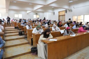 انطلاق امتحانات التعليم المدمج بجامعة القاهرة بمشاركة 30 ألف طالب وطالبة

