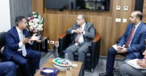 هيئة الدواء تبحث مع "هاليون" العالمية آليات التوسع فى التصنيع المحلي وتعزيز التصدير