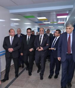 رئيس جامعة القاهرة يفتتح تجديد وحدة الغسيل البريتوني بمستشفى أبو الريش المنيرة 
