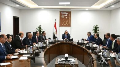 الحكومة والتجار والصناع توافق على مبادرة لخفض أسعار السلع المختلفة