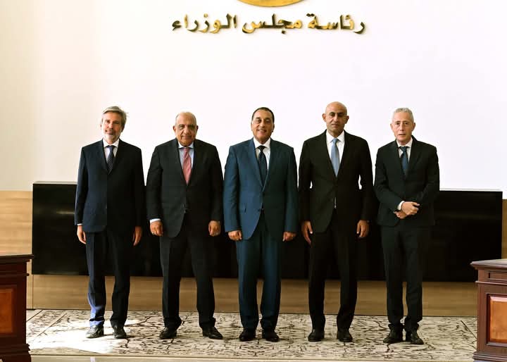 أكاديمية نوفا تكنولوجي الإيطالية توقع بروتوكول مع وزارتي الكهرباء والتعليم