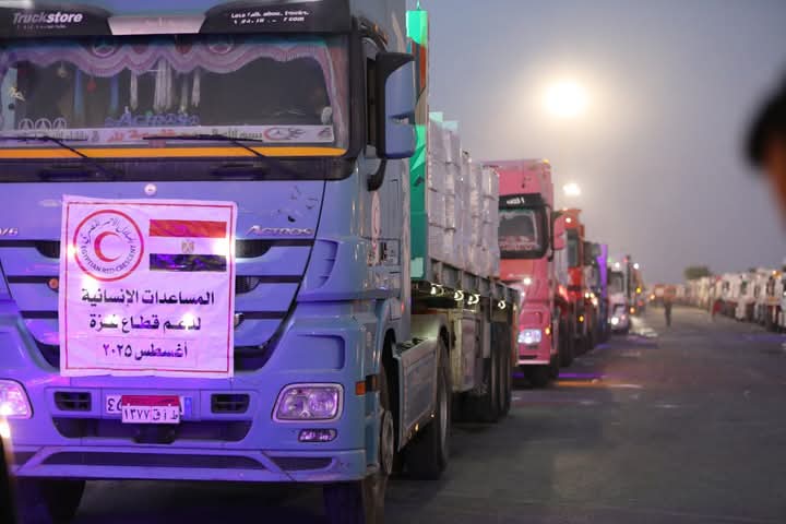  «زاد العزة» تدفع بـ 300 شاحنة من المساعدات العاجلة إلى الأشقاء الفلسطينيين