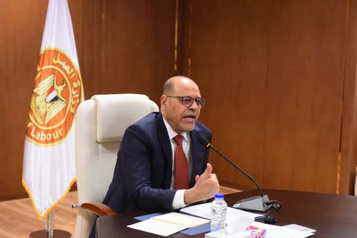 وزارة العمل: المستحقين للمعاشات التقاعدية العراقية بالتوجه إلى "مصرف الرافدين" و "الوزارة" للحصول على مستحقاتهم