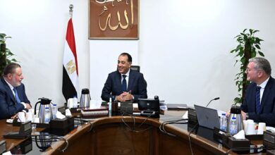 رئيس الوزراء يتابع جهود توفير المنتجات البترولية وموقف سداد مستحقات الشركاء الأجانب