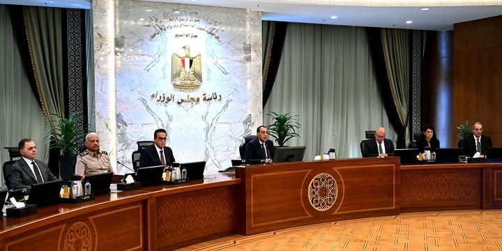 رئيس الوزراء يوجه بتكثيف الجهود لتنفيذ الوثائق التي وقعِت بين مصر والأردن