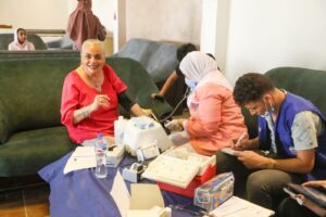 «الصحة» تنظم قافلة طبية متنقلة ضمن حملة «100 يوم صحة» 


