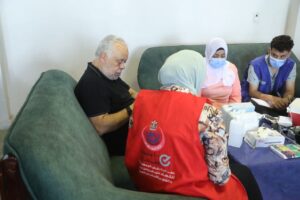«الصحة» تنظم قافلة طبية متنقلة ضمن حملة «100 يوم صحة» 

