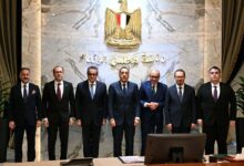 رئيس الوزراء ووزير الصحة يلتقون بنائب وزير الصحة والسفير التركي لتعزيز التعاون الصحي