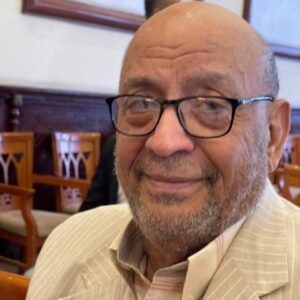 ماذا لو…
اعترافات الكاتب السيد حافظ مع الأصدقاء والتاريخ والذكاء الاصطناعي